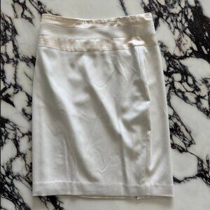 Bebe Pencil Skirt White Silk Blend. Knee Length Size 4.